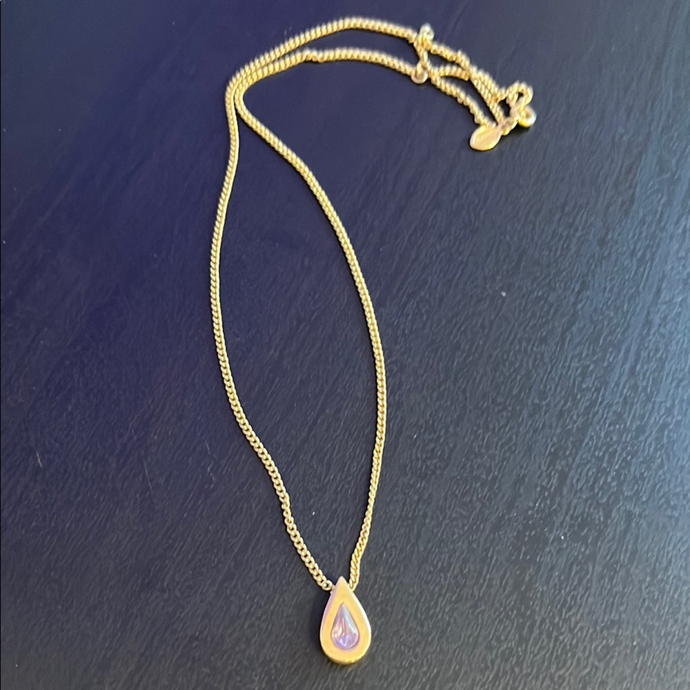 Elegant Gold Necklace with Purple Teardrop Pendant